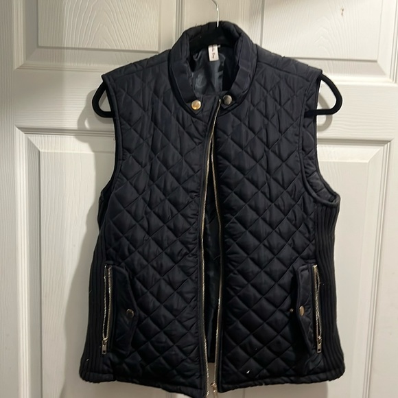 Jacket with no sleeves - Picture 5 of 7